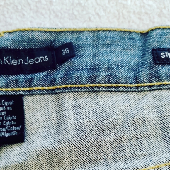 Men's NWT Calvin Klein medium wash jeans size 36 - Picture 4 of 4